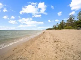 1BR Lakefront Cottage - Perfect for Two