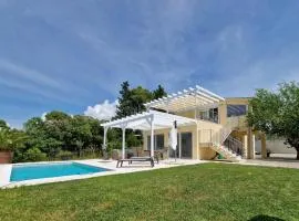 Appartment Mit Pool
