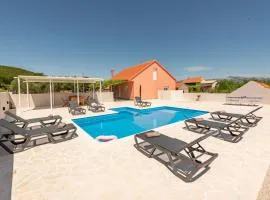 Stunning Home In Zelengrad