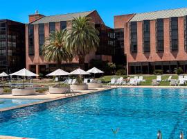 Sheraton Pilar Hotel & Convention Center, hotel v destinaci Pilar