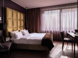 Roomers Frankfurt Central, Autograph Collection