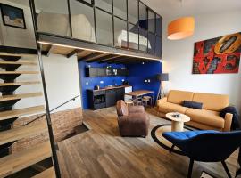 Le Loft de Genas - la Bastide, le Chalet, le Loft, le Mas, la Paillote, hotel v destinaci Genas