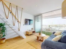Magnifique appartement avec vue exceptionnelle sur le Port , dernier étage terrasse parking