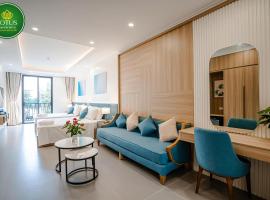 Lotus Sầm Sơn Hotel、サムソンのプール付きホテル