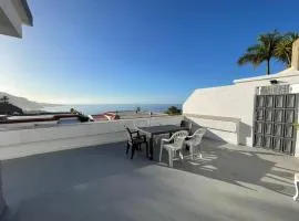 Amazing Sunset House with Seaview