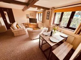 Traditional 2 bed Cottage close to the River Thurne