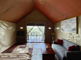 Seroja Hills Glamping Wonosobo, luxusní stan v destinaci Kejajar