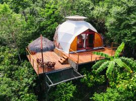 Los Glampings De Taytamaki, hotel in Tarapoto