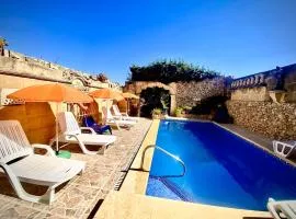 Farmhouse Retro with pool