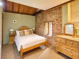 Host & Stay - Granary Barn，位于费克纳姆的酒店
