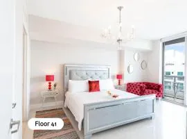 MVR Bright & Airy Condo with Views