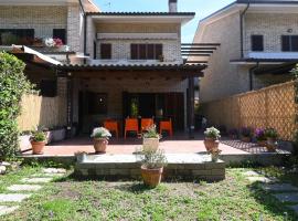 S354 - Sirolo, comodo quadrilocale a 100mt dal centro, hotel em Sirolo