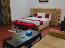 Cloud 7 Hotel Gulberg