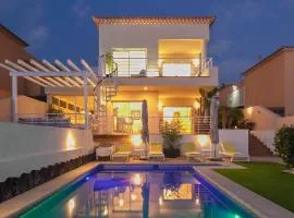 My Island Escape - Sea Views - Private Pool, Sauna