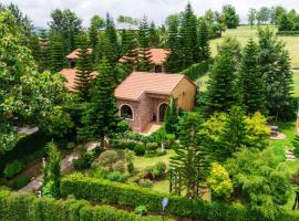 Miranda's House Khaokho มิรันดาเฮ้าส์ เขาค้อ, hotel com banheiras de hidromassagem em Ban Lao Kok Kho