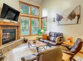 1 Mi to Ponderosa State Park Condo with Pool Access