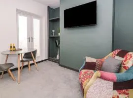 Flat 1, Mona House
