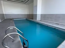 Piscina con olas 403