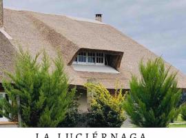 Country house with swimming pool, near Montevideo, Hotel in Sauce