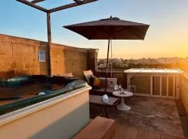 Mohba Townhouse Private Roof Top Jacuzzi BBQ