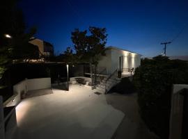 AV Suites, hotel v destinaci Lakíthra