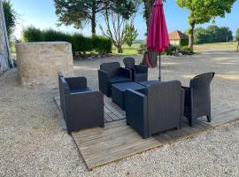 Le Plessis, hotel v mestu Parçay-les-Pins