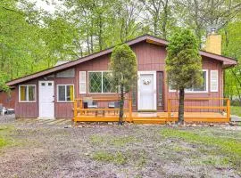 Pool and Lake Access Family Poconos Cabin with Deck