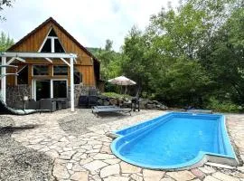 Chalet Stahl - Ferienhaus mit Pool