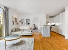 Luxury 2 Bed Apt in Olympic Village, hotel in London