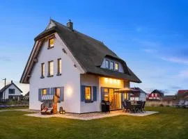 Rügenzauber Reetdachhaus mit Sauna u Kamin Strandnähe Garten