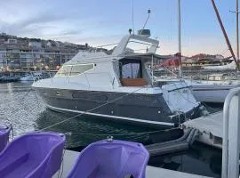 IPANEMA - JOLI BATEAU à QUAI