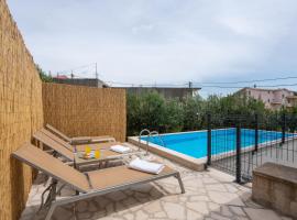 Apartman s bazenom Iva, hotel a Neum