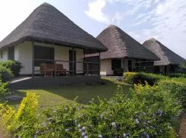 Bar Lyec Safari Lodge