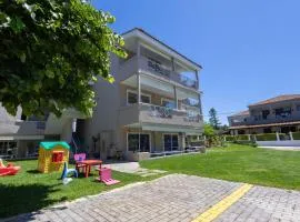 By the Sea Apartments-studios