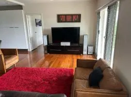 Hill top 2-bedroom home with charming view