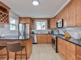 Kendall Sq 3BR Home with Parking