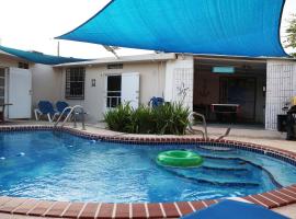 Cozy Corner w/private pool, cottage in Vega Baja