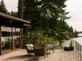 Waterfront Port Orchard Retreat with Furnished Deck!