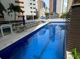 Apartamento 2 quartos May Way Meireles uma quadra da Beira-mar
