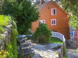 2 Bedroom Cozy Home In Arendal