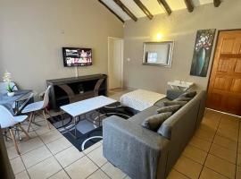 Exquisite cottage in Doringkloof, Hotel in Centurion