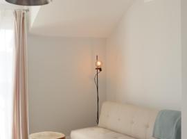 Apartment with mountain view, hotel u gradu Slajgo