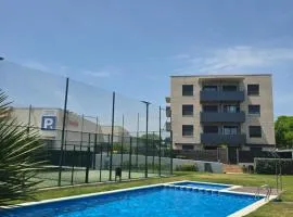 Piscina y Pádel al lado del Mar