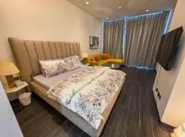Sea View Studio Perfect for Couples In Harbour Row