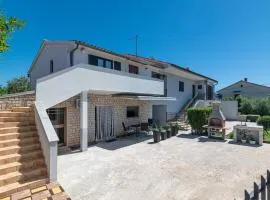 Apartments with parking spaces ski, Marcana - 24578