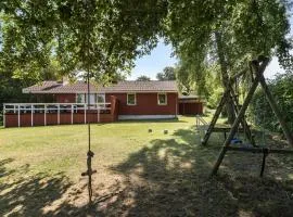 4 Bedroom Nice Home In Glesborg