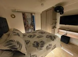 Studio cerca a estacion metro poblado