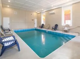 Grace HideawayHUGESleeps20 Pool Hot Tub Games