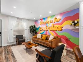 Groovy Townhouse near SoCo, hotel in Austin