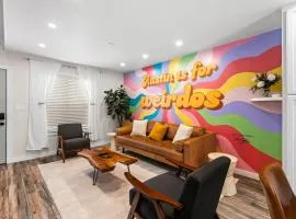Groovy Townhouse near SoCo